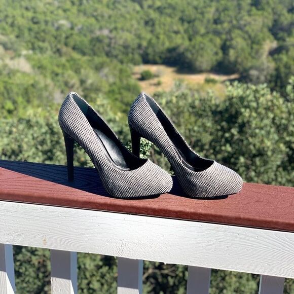 CHARLES Houndstooth Flannel Print Platform by Charles David - Picture 2 of 8